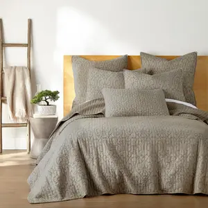 Beckett Taupe Quilt Set