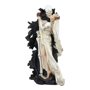 Skeleton Couple Kissing Statue