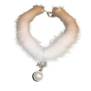 [Customer Favorite] Elegant Plush Snowflake Pendant Necklace - Sports & Outdoor Protective Gear Accessory, Ideal for Christmas & Party Gifts
