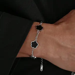 1pc Stainless Steel Men's Fashionable Five Leaf Clover Bracelet For Daily Decoration