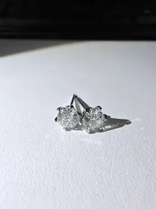 Platinum 0.26+0.26ct Diamond Round Cut Earrings