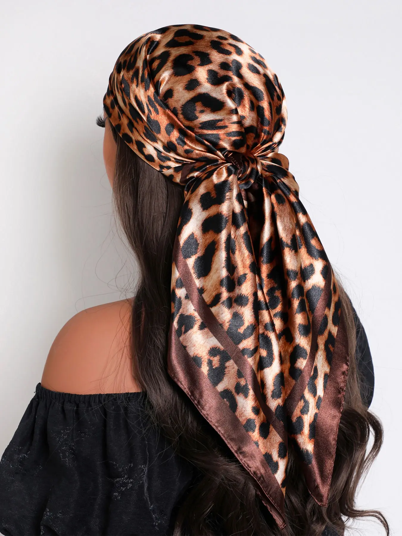 Women's Leopard Print Headscarf, Vintage Fashion Scarf, Printed Polyester Scarf, Stylish Hair Accessory for Women and Girls, All Seasons Fitted Design, Fashion Statement, Vintage Appeal, Fashion Hair Scarves