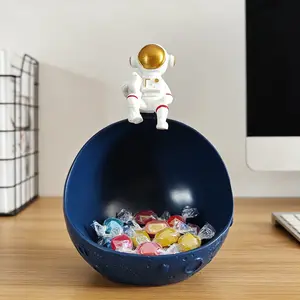 Creative Astronaut Resin Ornament, Multi-Functional Desktop Organizer, Space Theme Home Decor, Perfect Gift for Moving in or Birthday