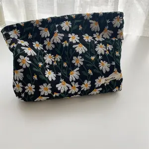 Embroidered makeup bag (completed)