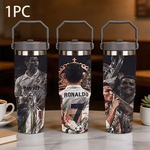 1pc 30oz large capacity portable thermos cup printed with Cristiano RONALDO Real Madrid theme collage pattern, with the words "RONALDO 7" and crown decoration on the back, suitable for Cristiano Ronaldo fans and Real Madrid fans