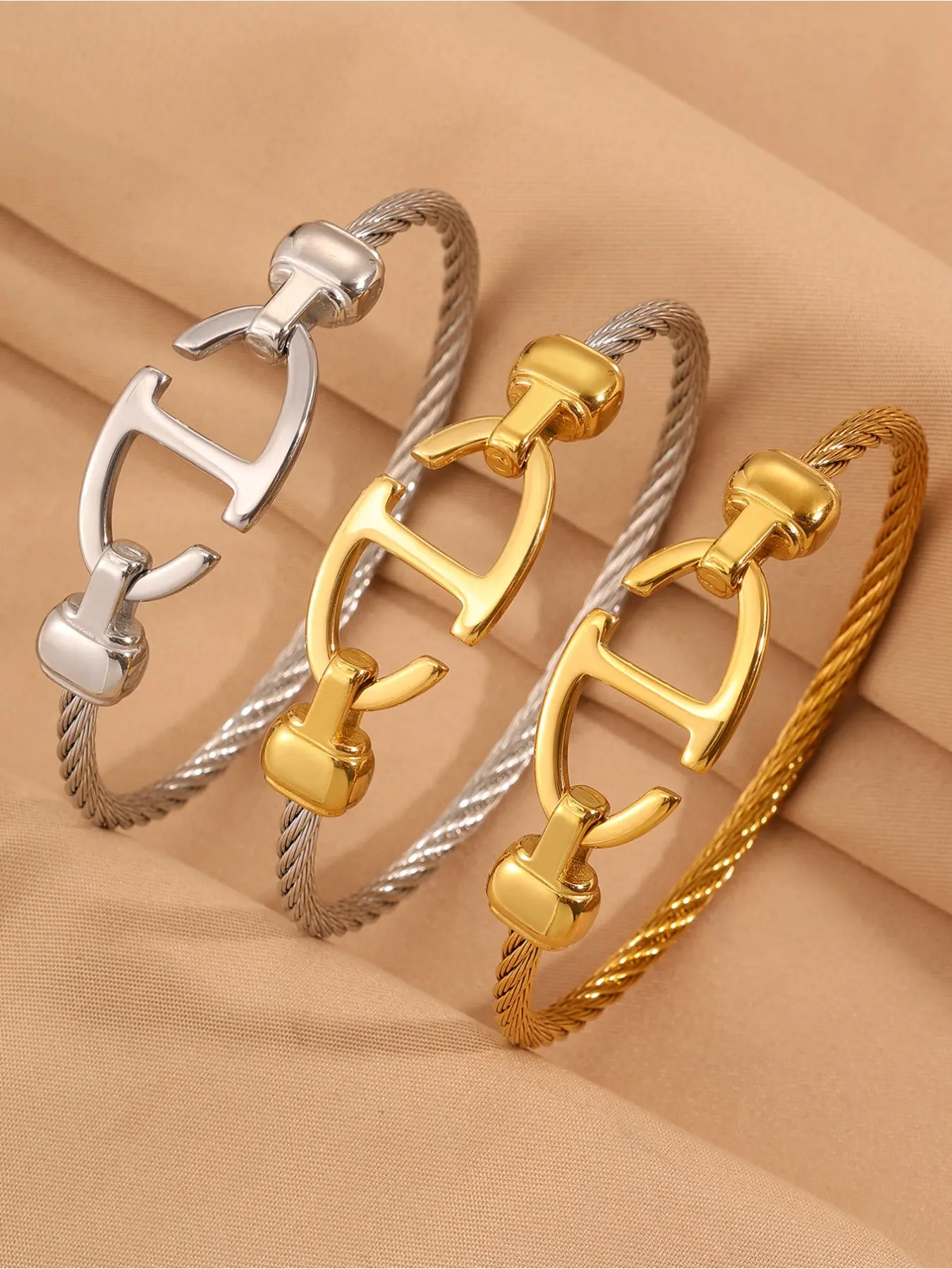 1 classic casual pig nose steel wire bracelet, Bracelets Stack, Fashion Jewelry Accessories, perfect for daily gatherings, Christmas and Valentine's Day gifts for loved ones, Stackable Bracelet, Trendy Stack Bangle