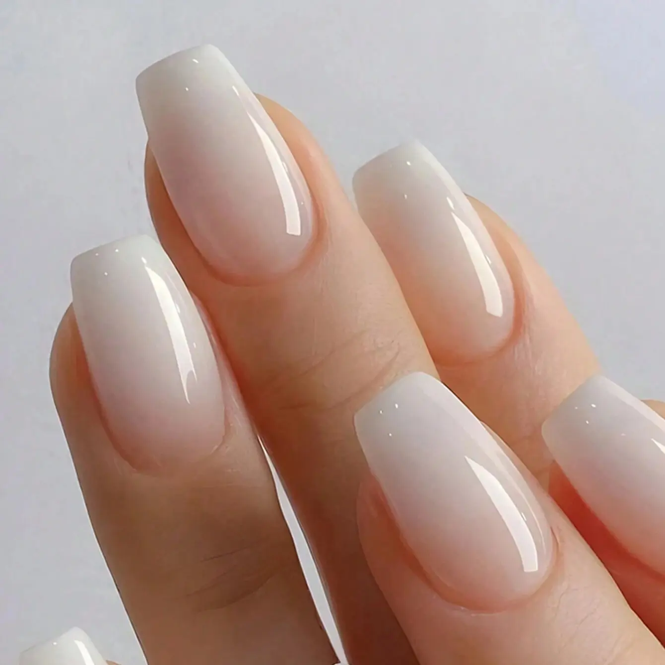 24PCS Short Coffin Press-On Nails – White Ombre, Glossy Finish – Elegant & Simple Fake Nails for Daily Wear
