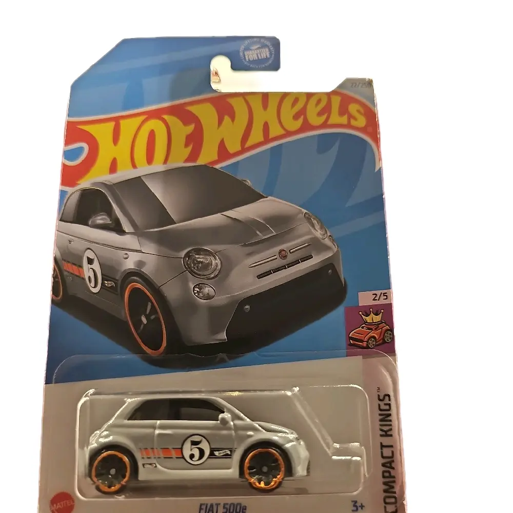 Hot Wheels Fiat 500e Diecast 1:64 Scale Collectible Car Model 2/5 Compact Kings Series