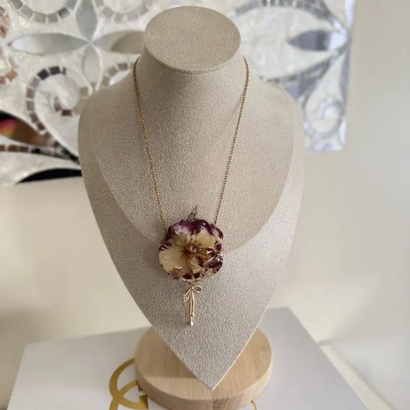 Real Rose Preserve in Resin Necklace - Elegant Floral Design for Women's Jewelry