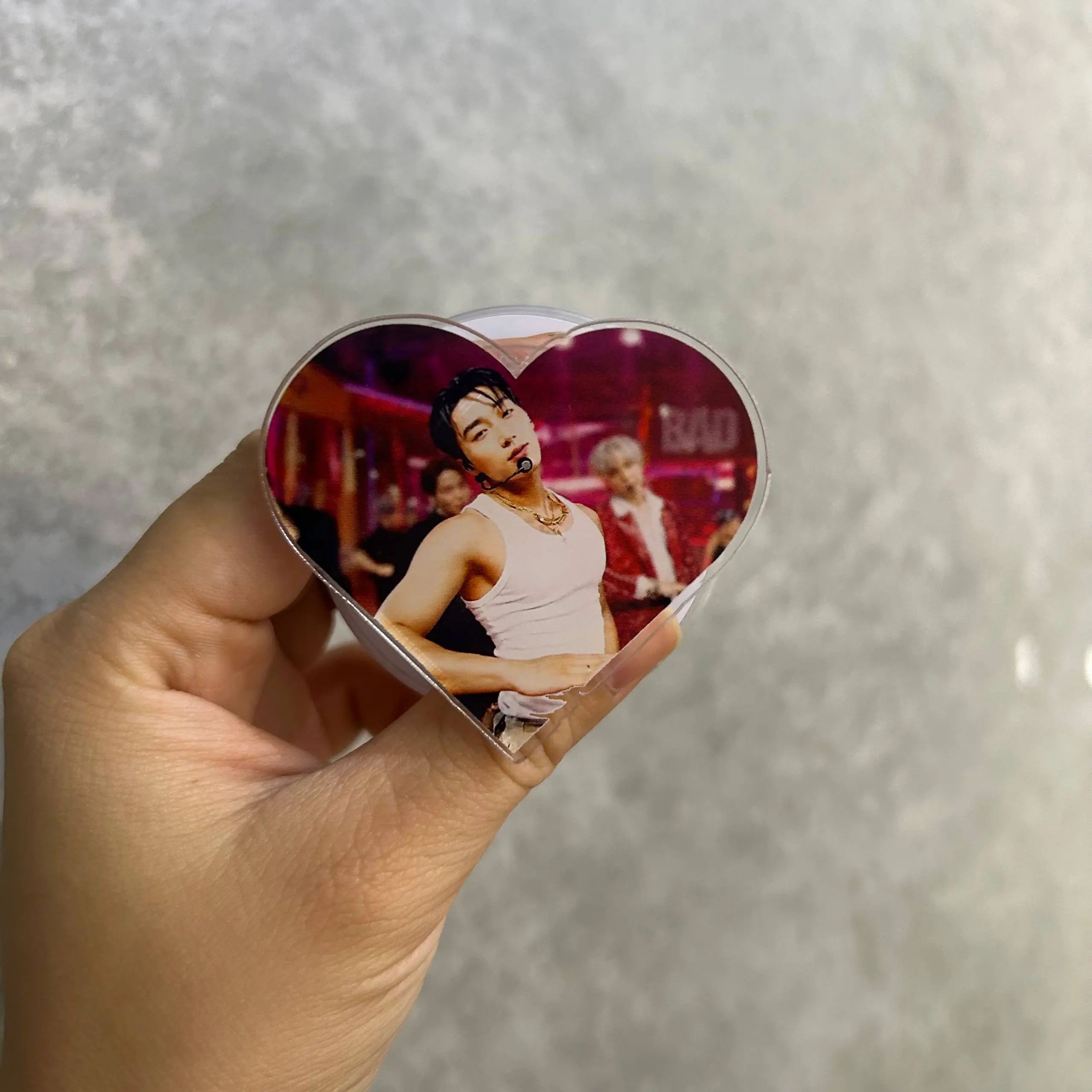 K-Pop Idol Heart MagSafe Phone Grip – San Magnetic Phone Holder & Kickstand – Fan-Inspired Accessory