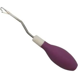 Latch Hook Tool, Silicone Handle Bent Tool 6.7 Inches Latch Hook Crochet Needle for Crochet Rug Carpet Crafts