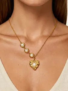 Elegant Heart Titanium Steel Necklace for Women, High-End Collarbone Chain, European and American Style Stainless Steel Jewelry