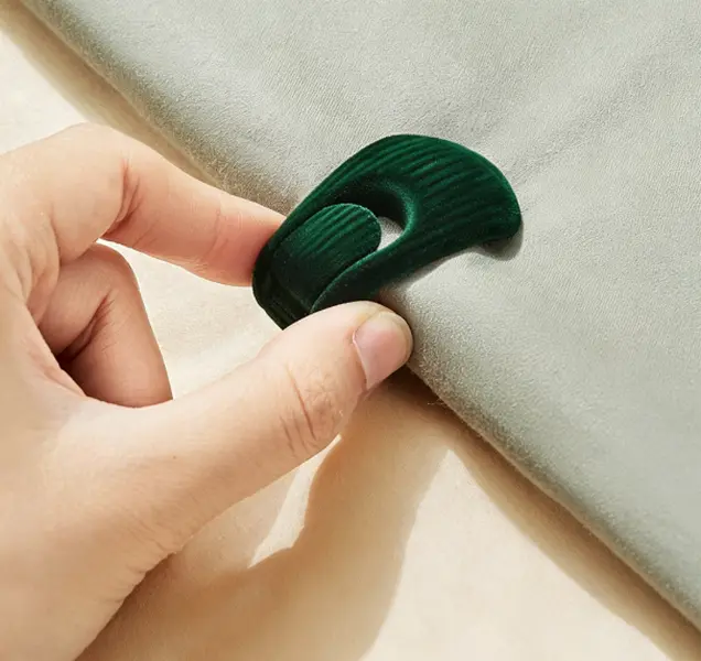 Adjustable Quilt Holder Multi-Use Clips (Set of 12) - Non-Slip Bed Sheet Fasteners with Flocked ABS Shell, Firm Grip Comforter Grippers for Bedding, Curtains, Household Org.