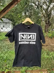American Numbered (N) Ine Nine Inch Nail Font T-shirt Basic Black Reprint Summer New Retro Fashion Men and Women Streetwear