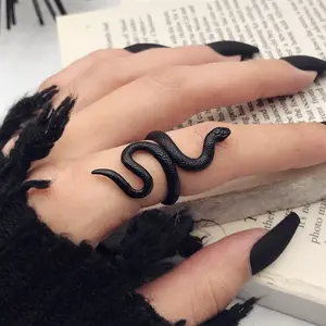 Snake ring | Goth aesthetic rings | Black ace ring | Alt jewelry Witchy rings | Gothic punk jewelry | Black ouroboros | Halloween ring