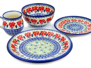 Polish Pottery 4-Piece Place Setting Grecian Fields