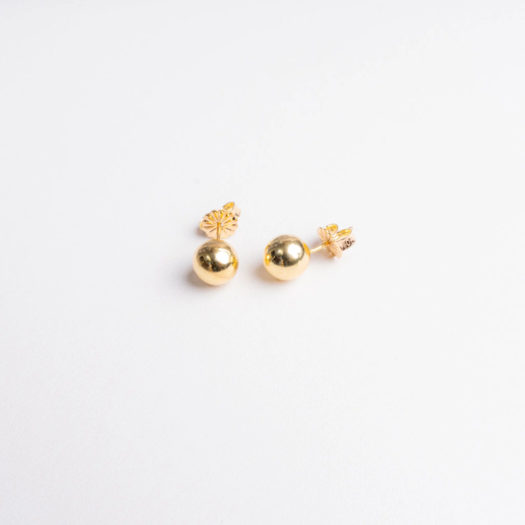 10K Gold ball stud earrings. 5mm.