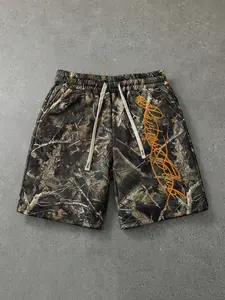 1 Piece Men's Realtree Camo Chic Casual Shorts, Orange Script Embroidery Embroidered Drawstring Camouflage Shorts For Streetwear & Outdoor Activities