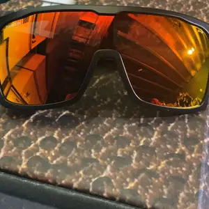 AUCTION - BOMBER SAFETY GLASSES