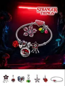 Stranger Things-Themed Amulets and Charm Bracelets, Cartoon-Shaped Carnivorous Plant Beads and Multi-Colored Candy Charms, Personalized DIY Pendant Bracelets for All Seasons