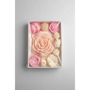 Big Gift Box of Roses - 30 oz