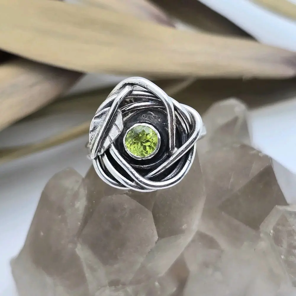 Jen's Jewels Size 8 Peridot and Sterling Silver Nest Ring