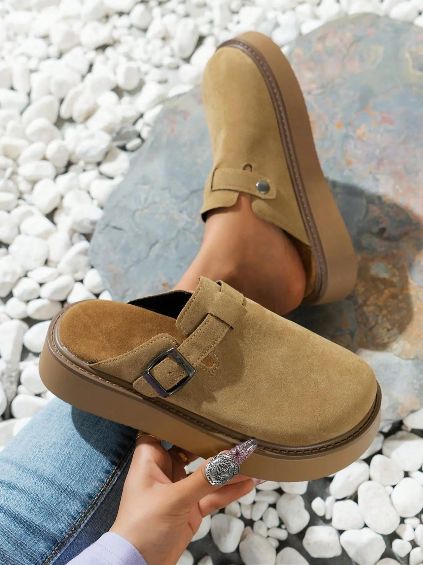 Women's Solid Color Buckle Design Slip on Walking Shoes, Casual Comfortable Non-slip Slip on Shoes for Daily Wear, Female All-match Round Toe Shoes for Daily Wear, Girl, Classic Clog Footwear, Casual Fashion Shoes, Slip On Style, Slip Ins Shoes
