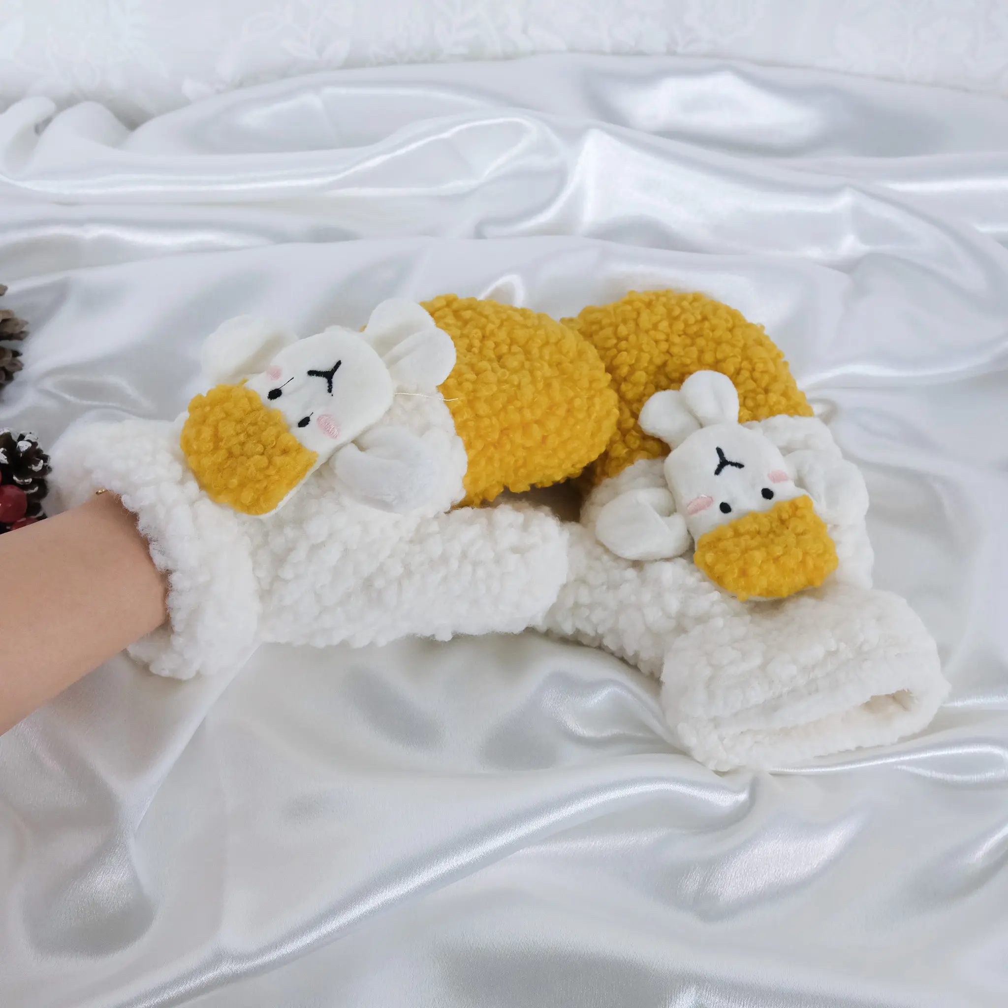 Winter Mitten, Sheep Lamb Design Gloves, Warm Adult Winter Gloves, Soft Cute Fleece Gloves, Unisex Gloves, Gift for Her, Winter Must Haves