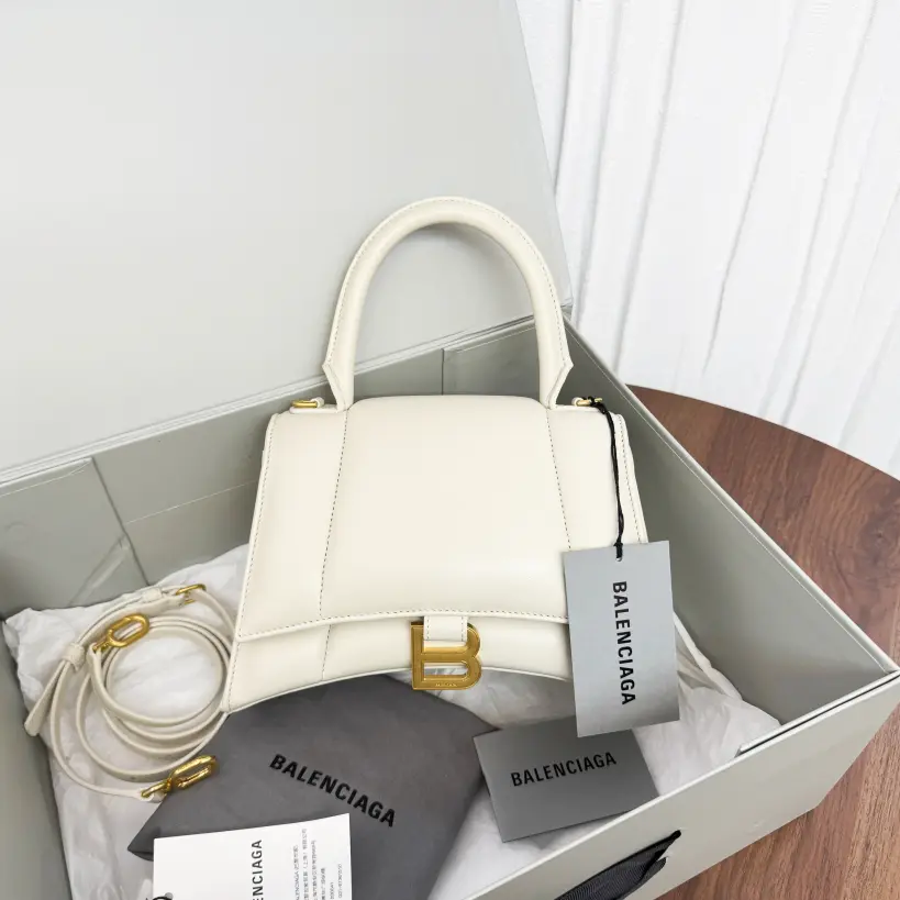 Pre-owned Balenciaga Lambskin Shoulder Bags 7.8'' R14359 Shoulder Bag C6844902665 0317 T1 Chloe