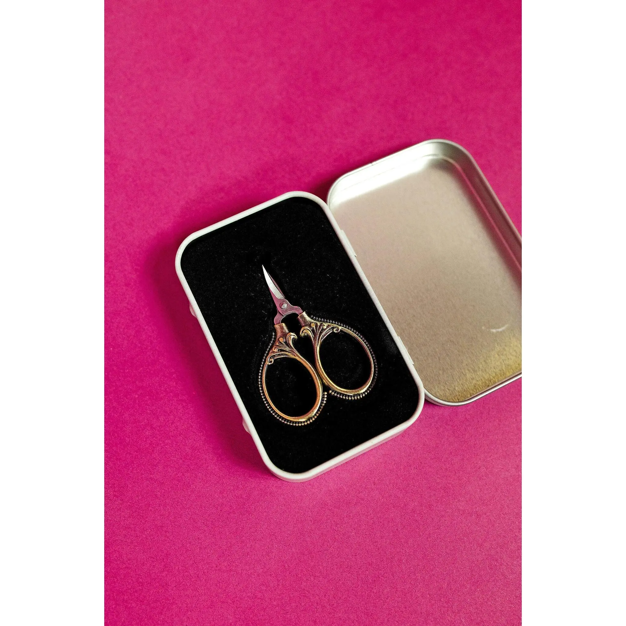 Tiny Scissors - Ornate Bronze