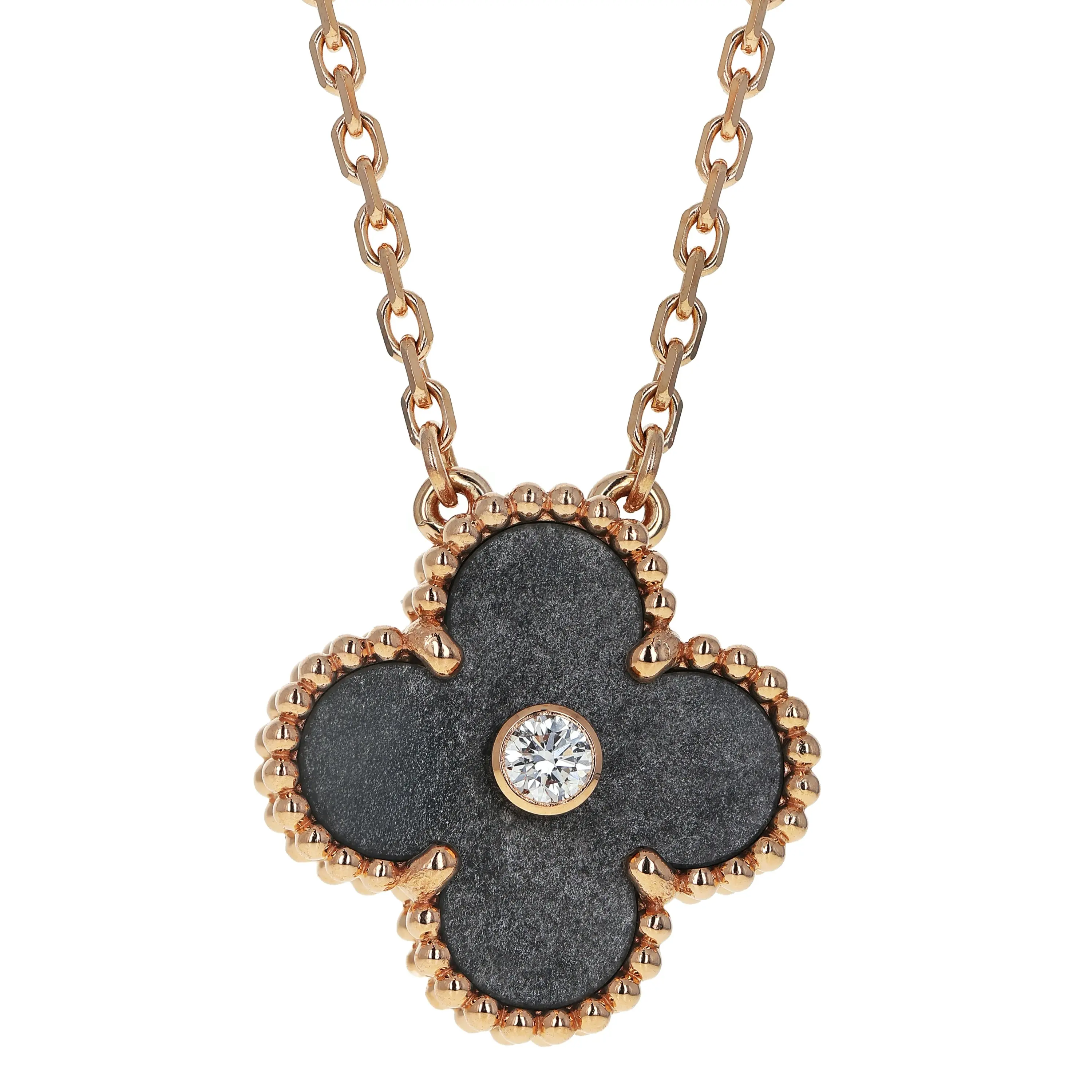 Pre-owned Van Cleef & Arpels Holiday Vintage Alhambra Pendant Necklace
