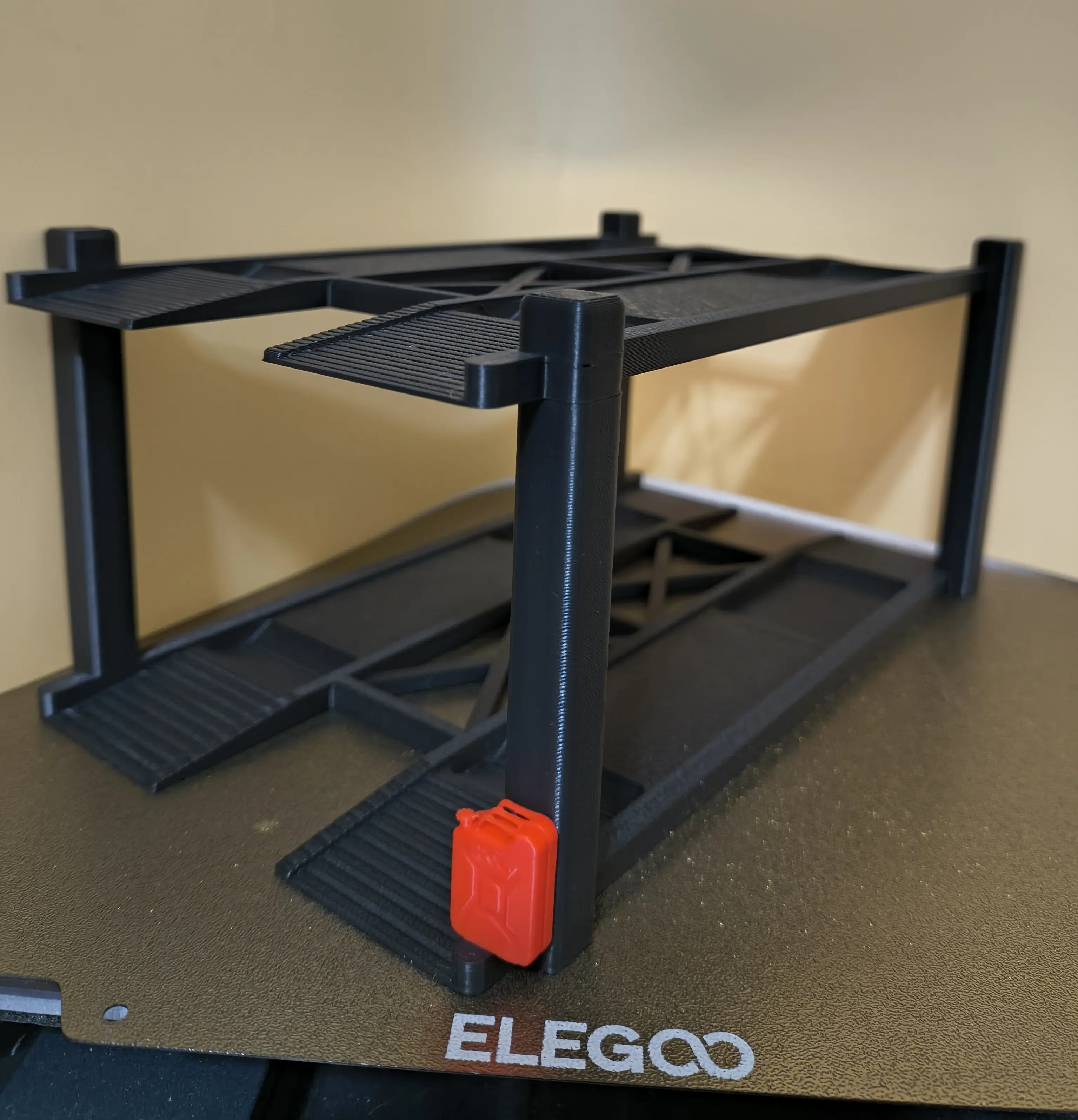 1:24 Scale 2-Car Lift w/ Gas Can – 3D Printed Garage Diorama Accessory