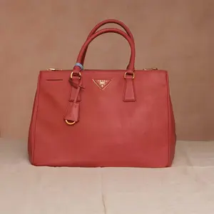 Pre-owned PRADA Galleria Saffiano leather MM bag