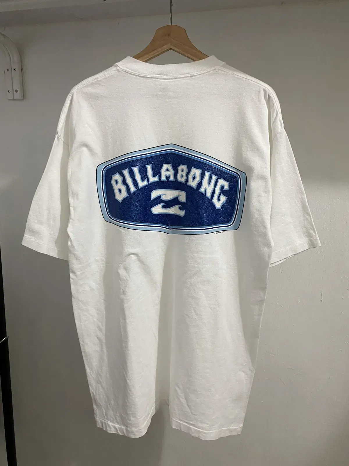 Vintage Billabong Big Logo Back Graphic Tee - Y2K Aesthetic Surf T-Shirt Unisex White Short Sleeve Cotton Top