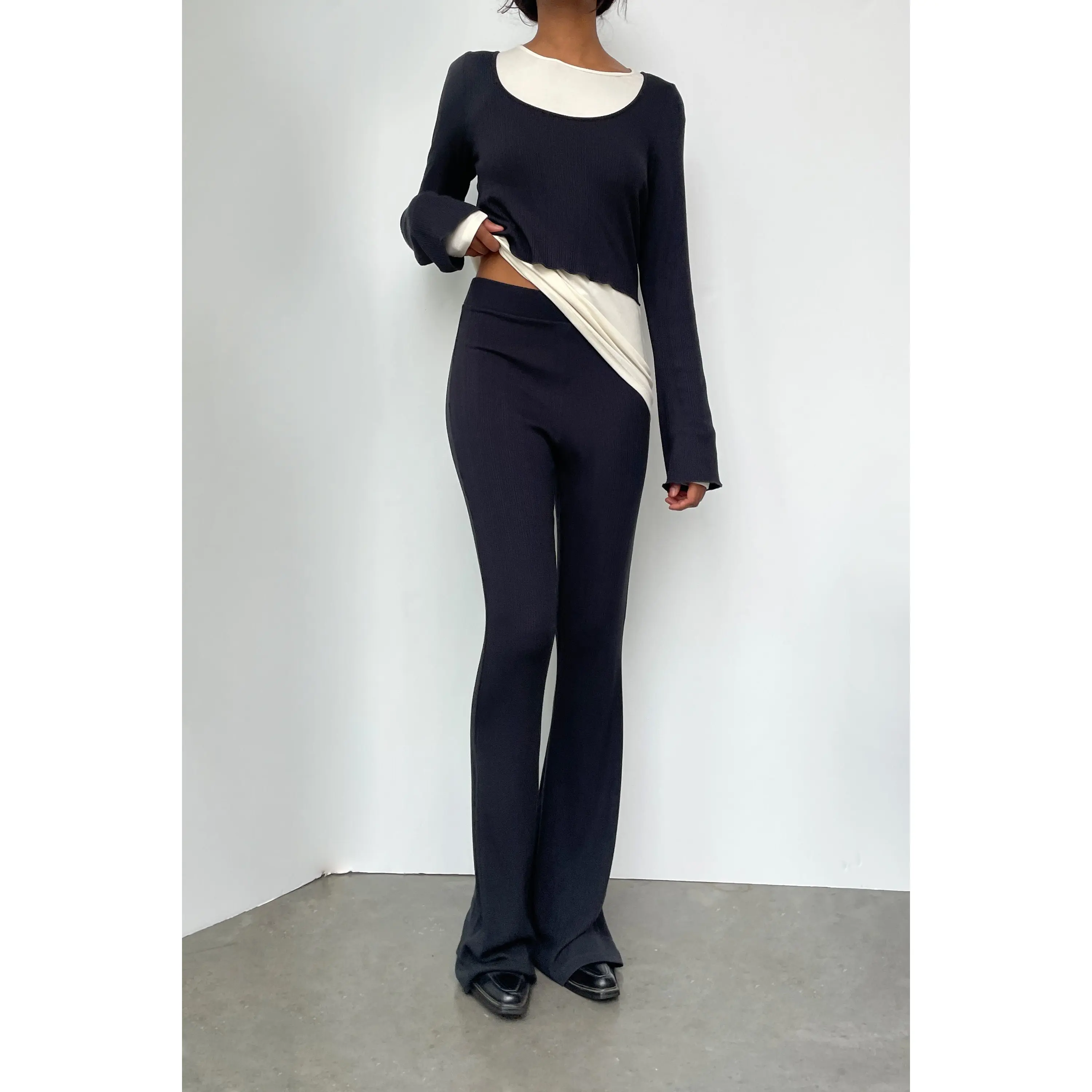 RIBBED FLARED PANT