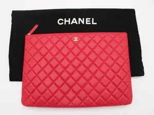 Pre-owned CHANEL Leather Small Leather Goods CC Matelasse Quilted Pouch
