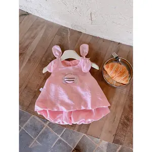 Aesthetic Bee Embroidery Linen Outfit Set – Lightweight Breathable Two Piece, Soft Summer Casual Matching Set, Cute Minimal Style