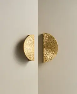 MARBELLA TEXTURED HALF-CIRCLE KNOB