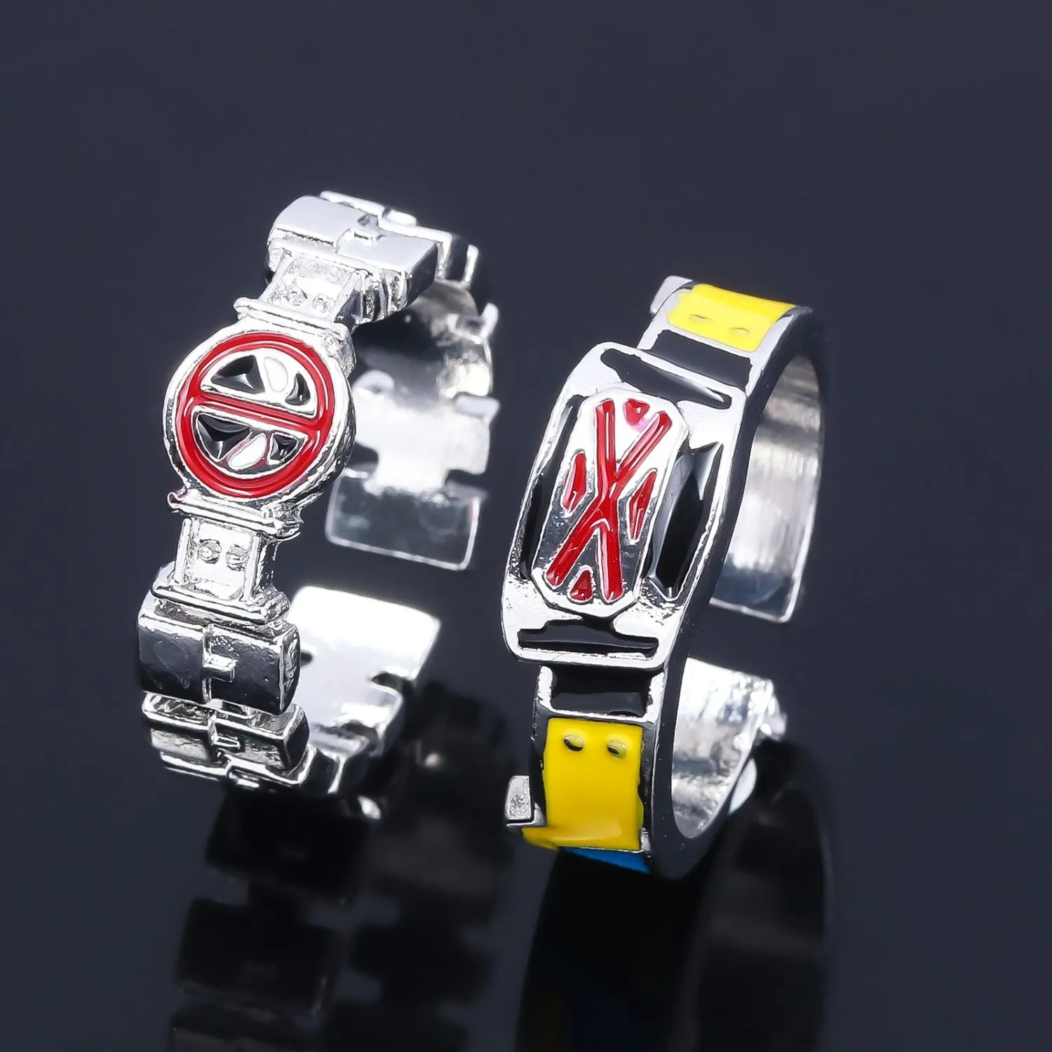 Aesthetic ring featuring Wolverine’s tactical gear belt from Deadpool’s battle suit