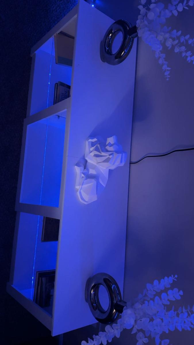 Item: white, 58 Inch