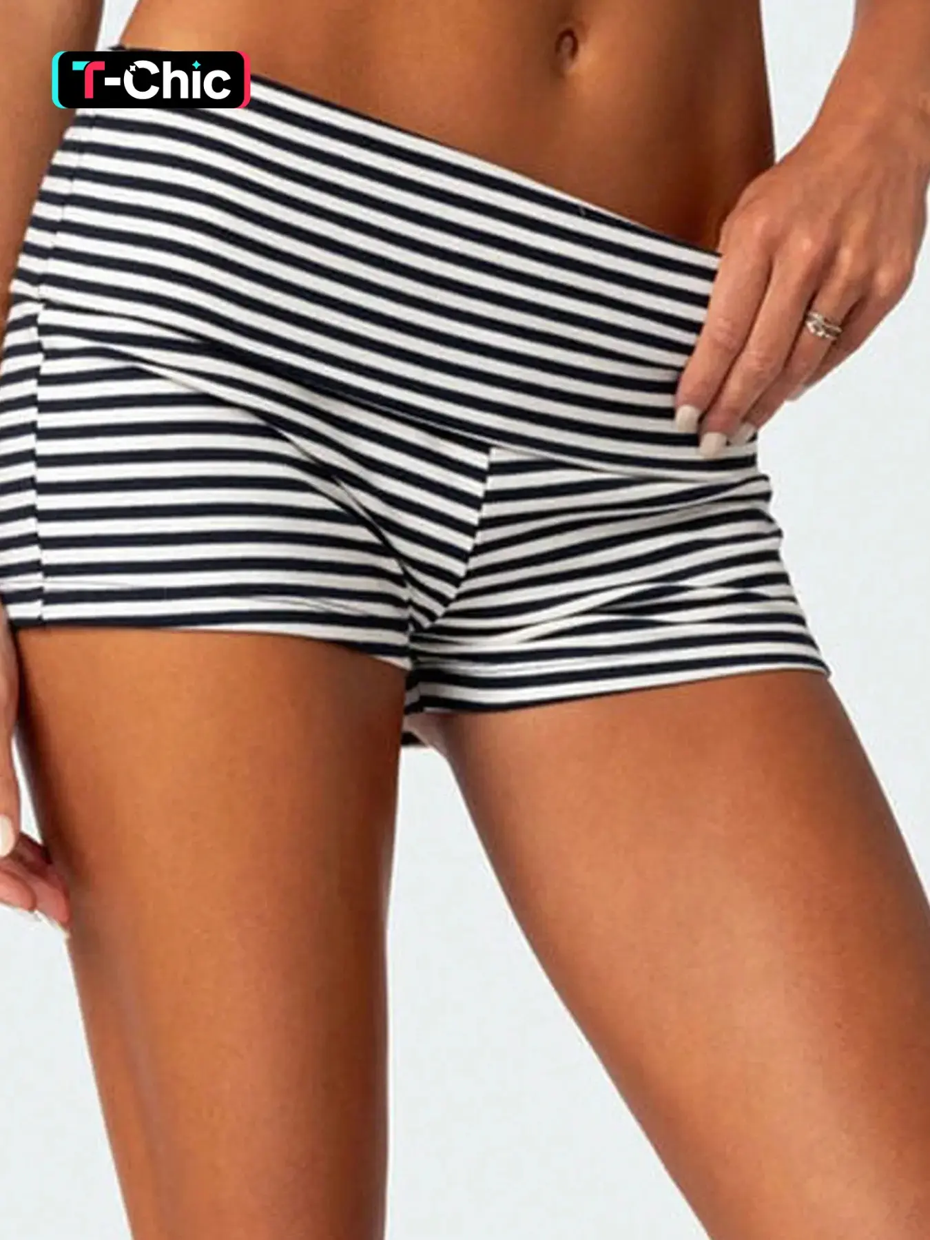 Women's Casual Striped Fitted Shorts, Comfortable Lightweight Summer Wear, Stylish Ladies' Bottoms, Perfect for Daily, Trendy Fashion, American Style Shorts, Casual Fashionable Shorts