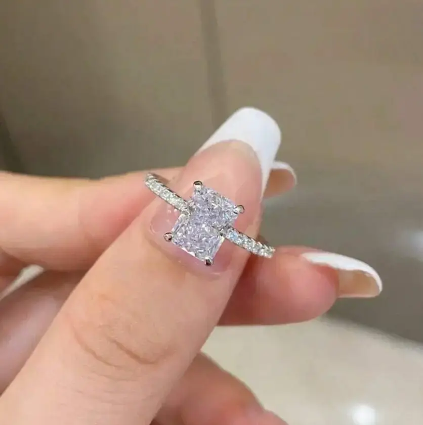 Elegant Rectangular Ring – Engagement & Wedding Jewelry for Women