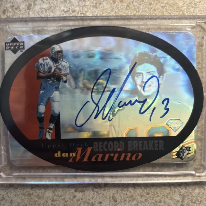 On-Screen Auction Display for Sports Trading Cards, Collectible Sports Cards & Baseball Collectibles