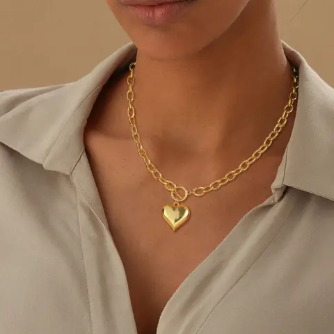 VENOCO Women's Heart Shaped Chunky Bold 'n Vibrant Casual Necklace, 14K Gold-Silver Plated Pendant, Toggle Clasp, Water-Resistant Thick Chain Link Costume Jewelry for Anniversary Gifting, Heart Shaped Necklace
