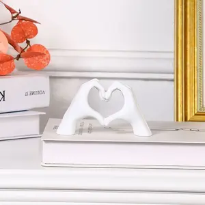 Customized Heart-Shaped Hand Sculpture - Personalized Name Love Expression Resin Statue, Suitable for Weddings, Anniversaries, and Home Decoration