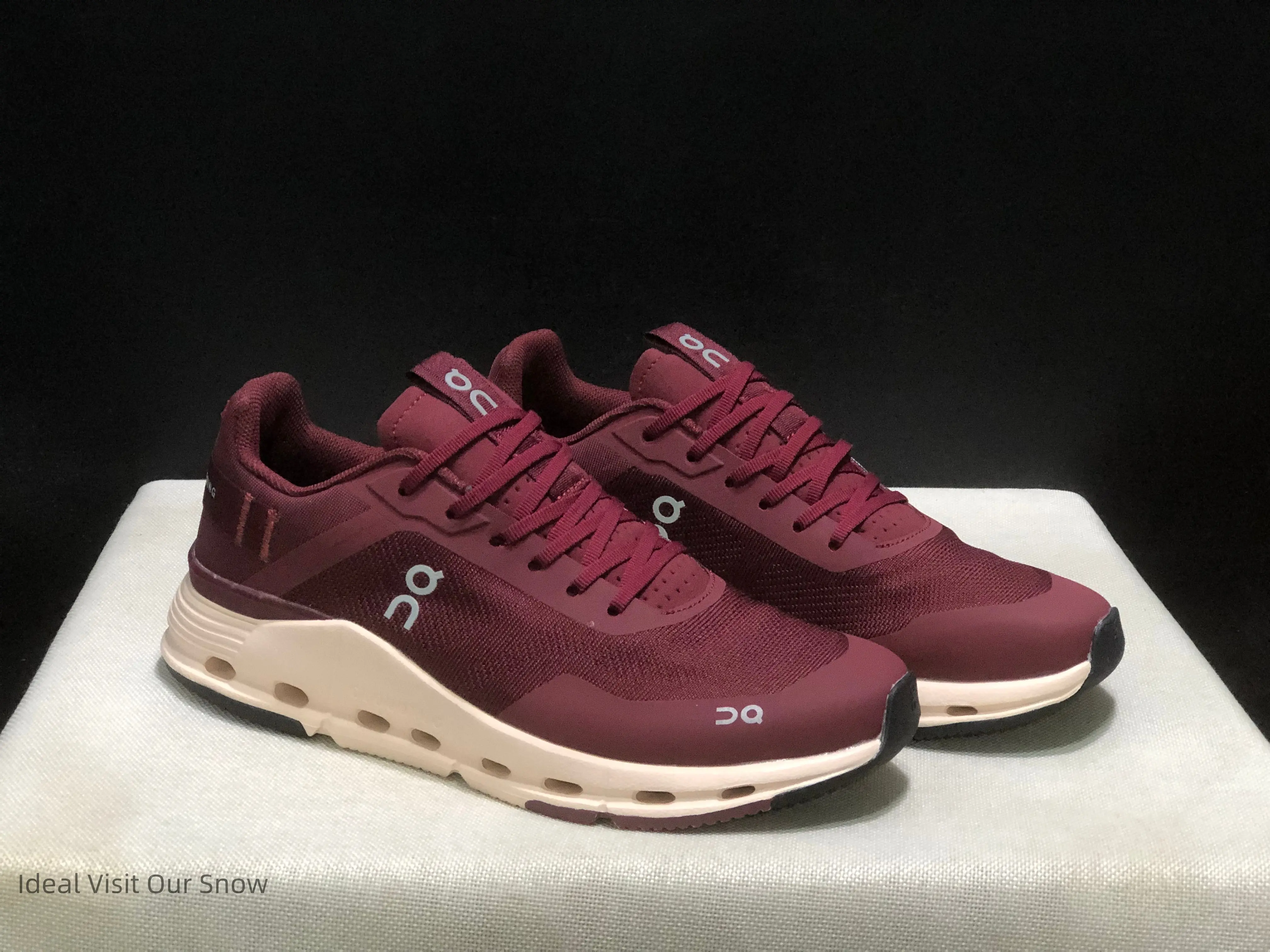 Burgundy Breathable Mesh Panel Running Sneakers, Contrast Cream Beige Hollow Cutout Cushion Midsole Retro Fall Winter Daily Walking Shoes