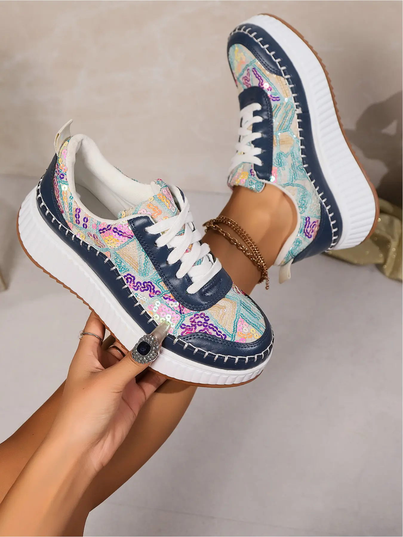 Women's autumn and winter fashion casual Trainer Sneaker shoes; thick-soled high-water platform waterproof upper outdoor street style lace-up flat shoes; lightweight comfortable soft anti-skid wear-resistant commuting Athletic sports shoes