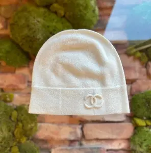 Pre-owned CHANEL Cashmere Blend Kit Beanie