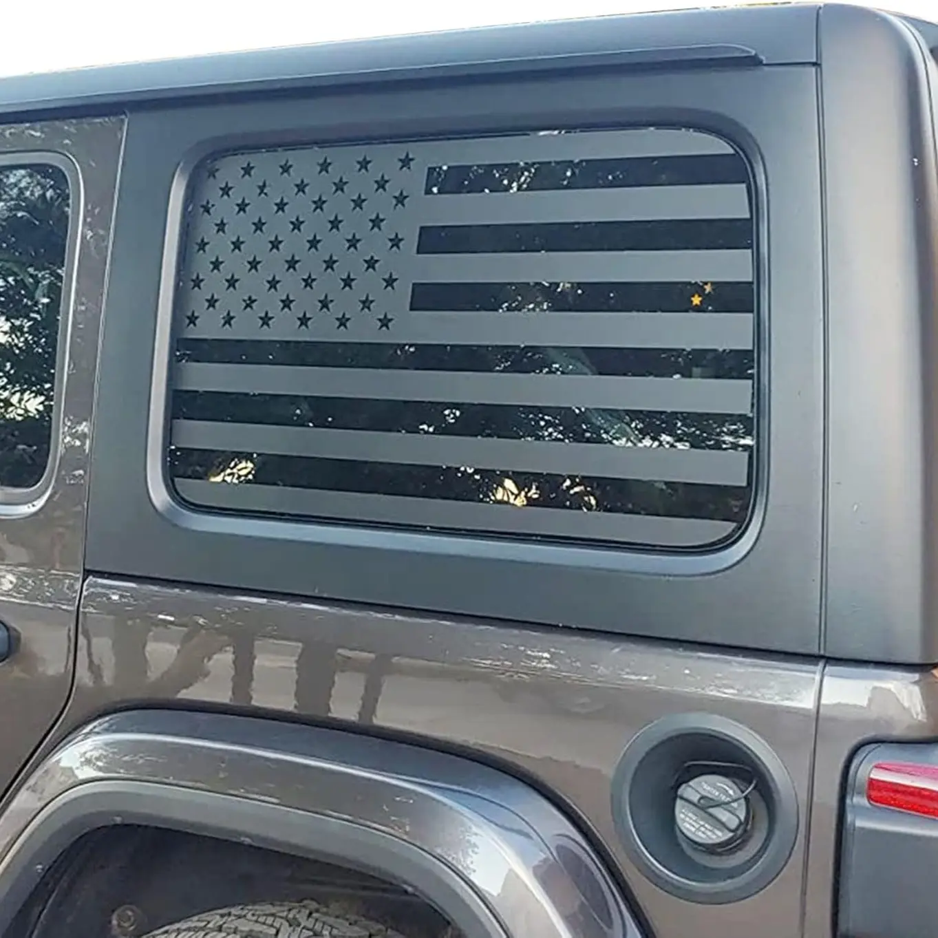1Pair Rear Window American Flag Decal Compatible with Jeep Wrangler JL JLU 2018-2024 2025 (4-Door Version) Precut Back Side Window Glass USA Flag Vinyl Sticker Car Decals Automotive Decals for Cars Exterior Accessories