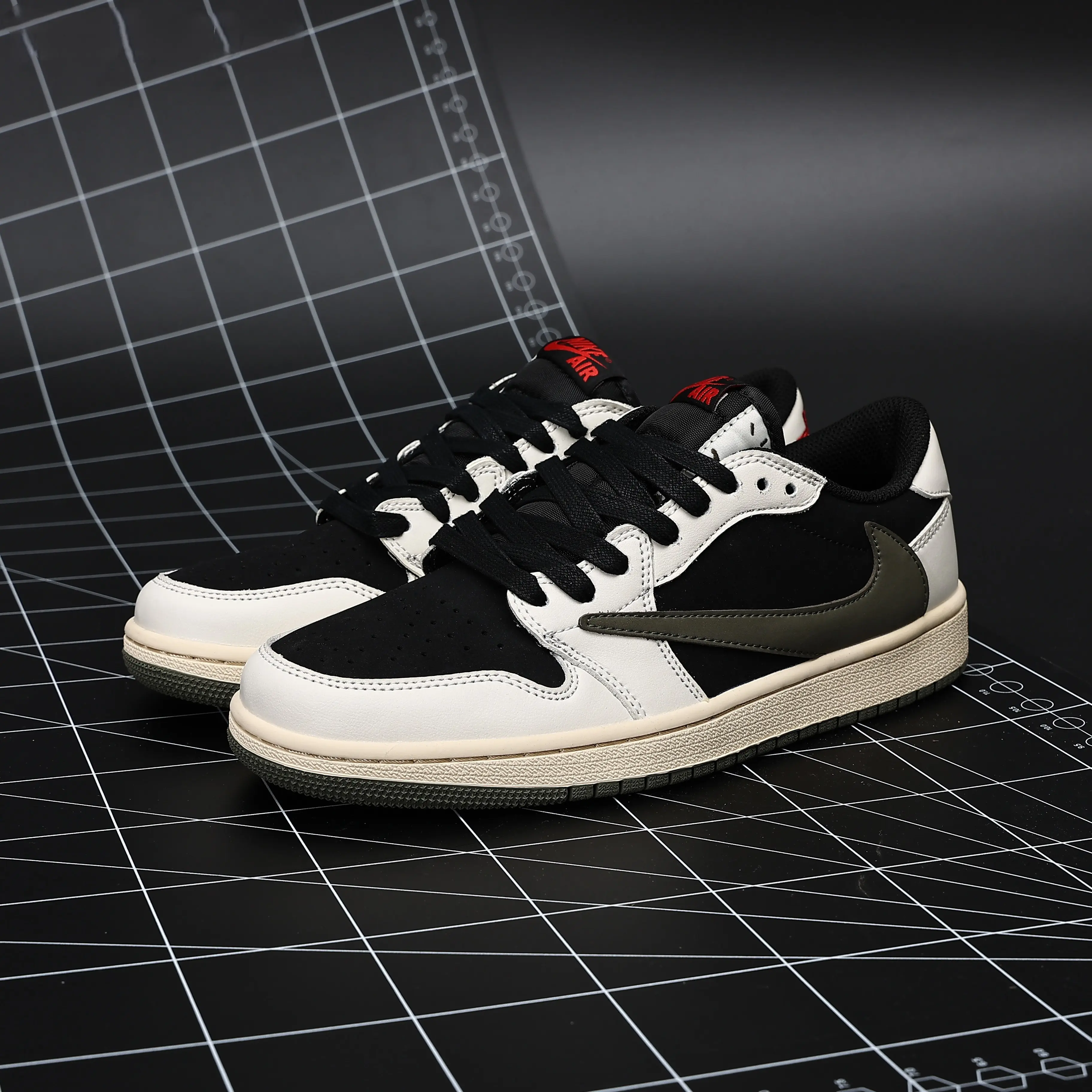 Urban low‑top trainers built with premium smooth leather and soft suede, clean black‑white with dark olive‑green accent details, low‑top silhouette, delivers lightweight cushioned feel for various daily scenarios.